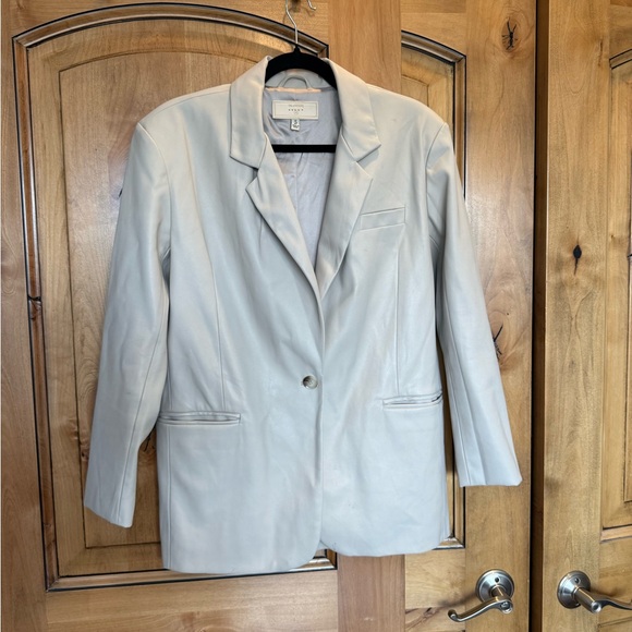 BLANKNYC Luxury Oversized Blazer with Pockets - Picture 1 of 4